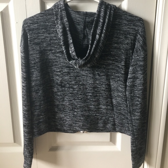American Eagle Outfitters cropped zip up hoodie: - Picture 3 of 5